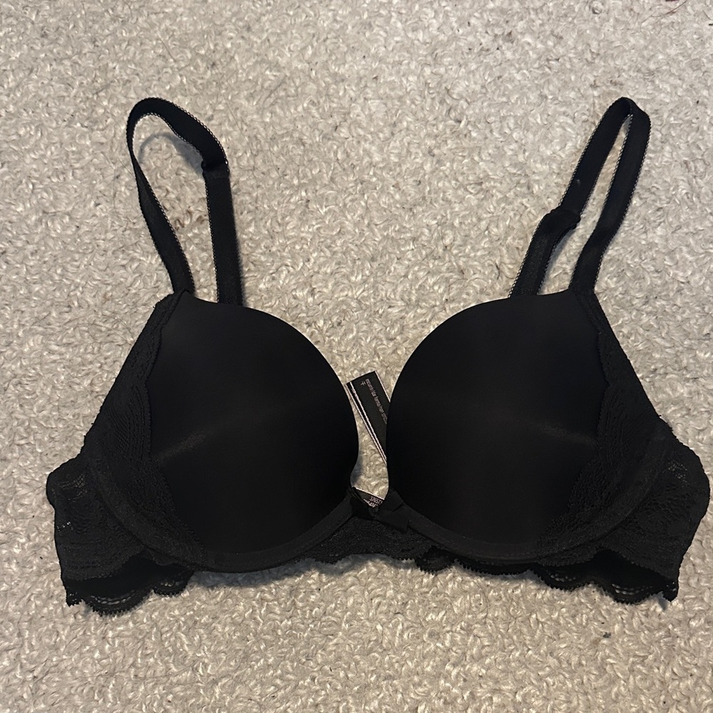 Victoria’s Secret dream angels black lace pushup bra 32b